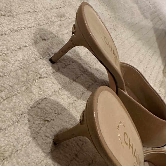 Chanel Two Tone Mules - Picture 4 of 8